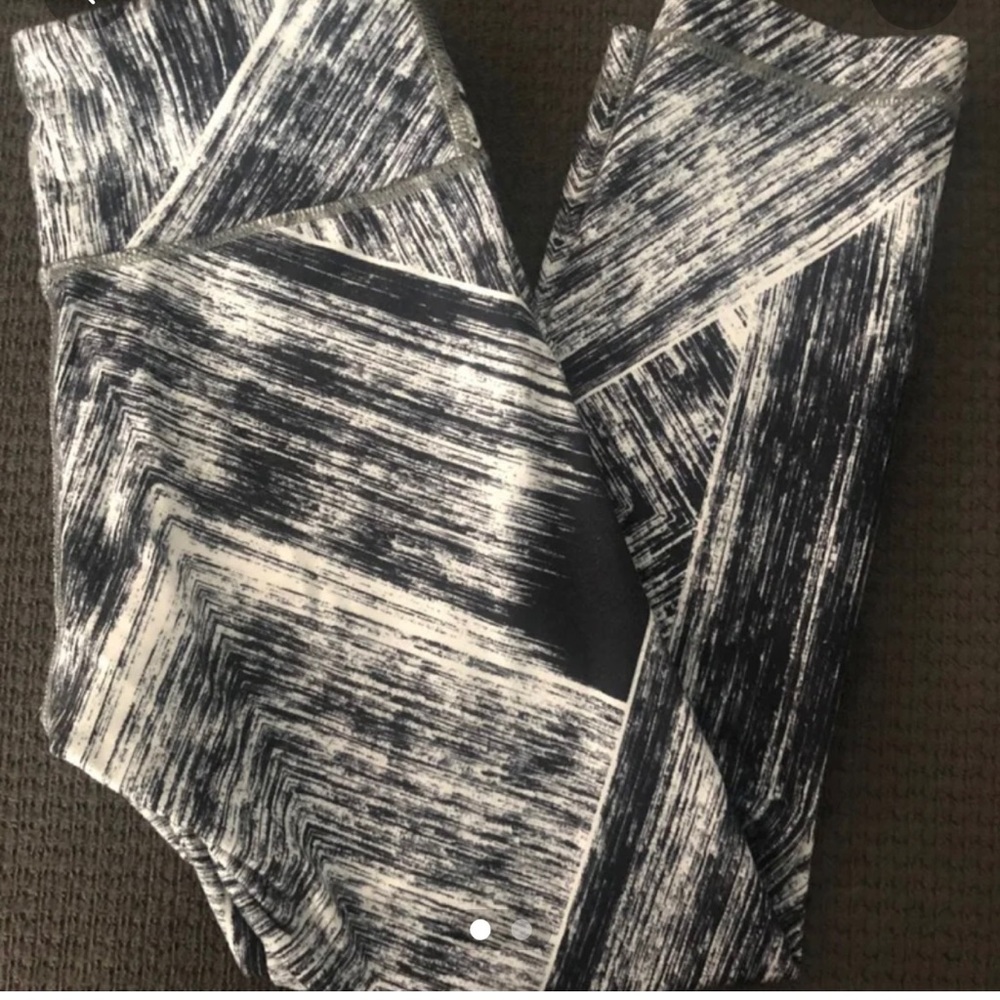 Lululemon crop leggings
